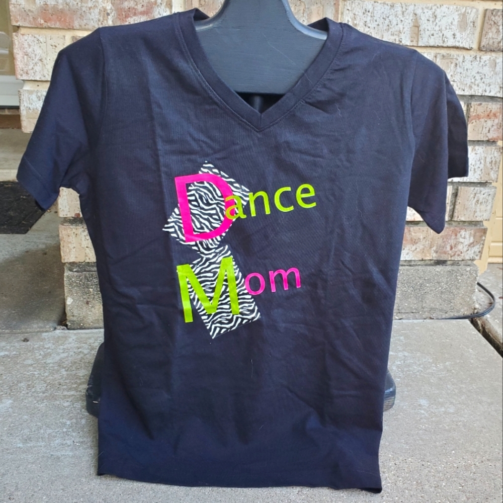 [LAD] "Dance Mom" V-Neck Tee